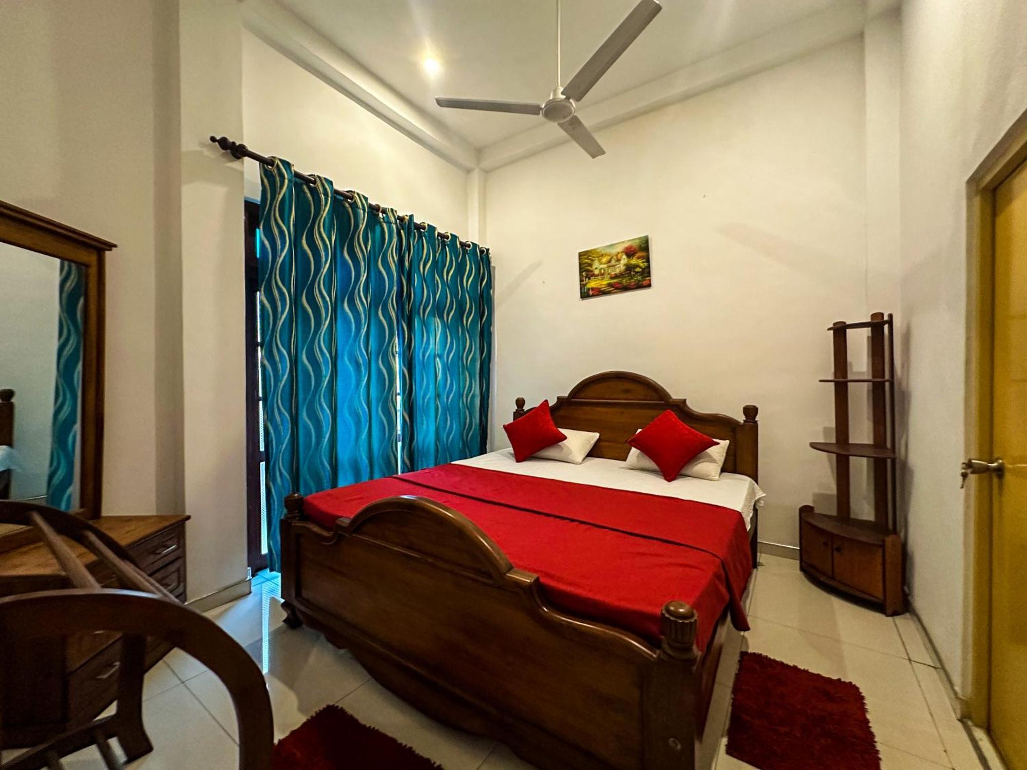 New Panda House Hotel Galle Bilik gambar
