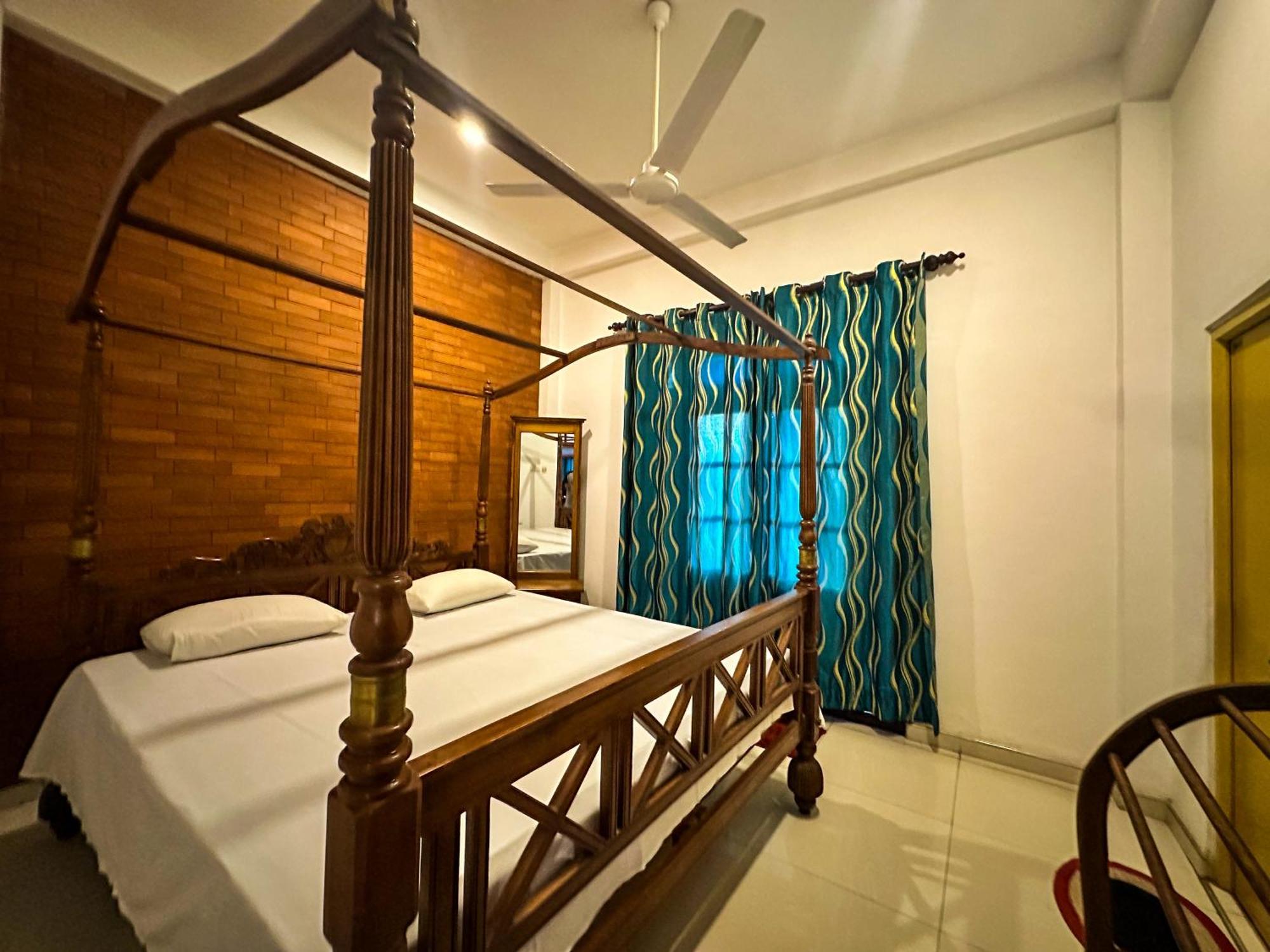New Panda House Hotel Galle Bilik gambar
